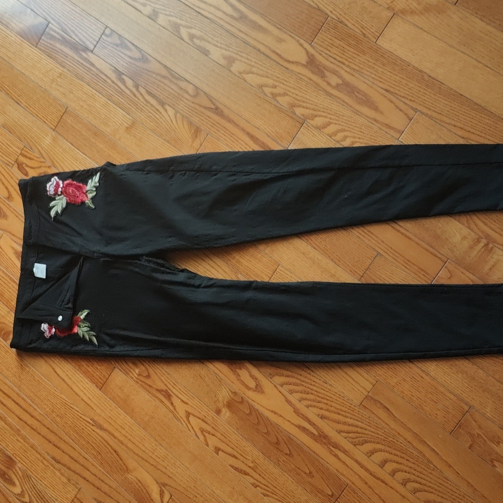 Black tight-jeans